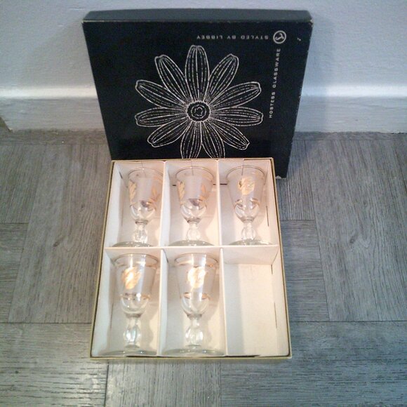 Vintage Libbey Hostess Glassware 1 oz. Cordial Glasses 'Gold Leaves' Set of 5 - Picture 1 of 6